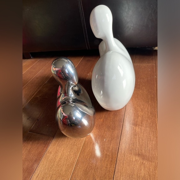 Hugging Couple Ceramic Sculpture,Silver Home Decor,Passionate Love Statue - Picture 8 of 8